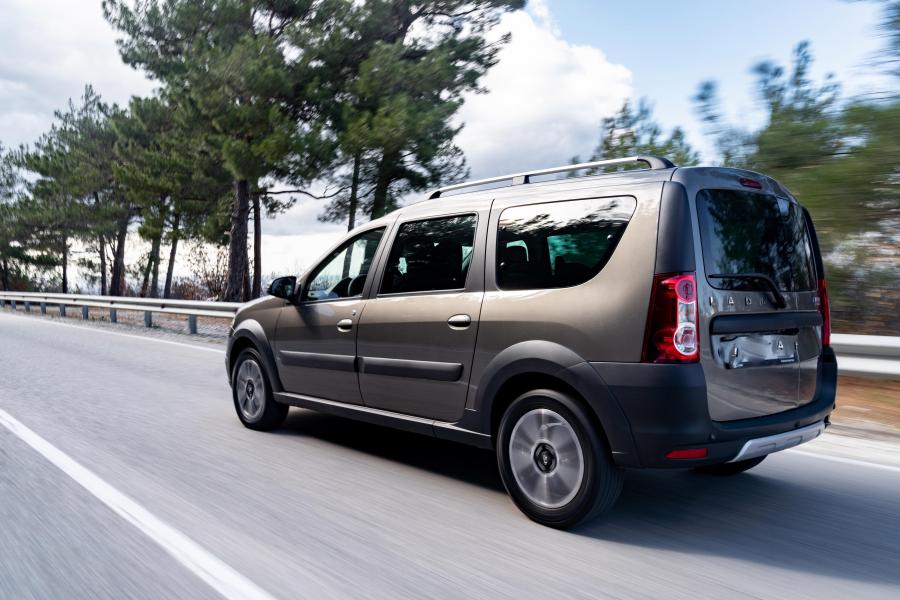  Lada Largus Cross 2021 года  (RU) (фото 15 из 17)